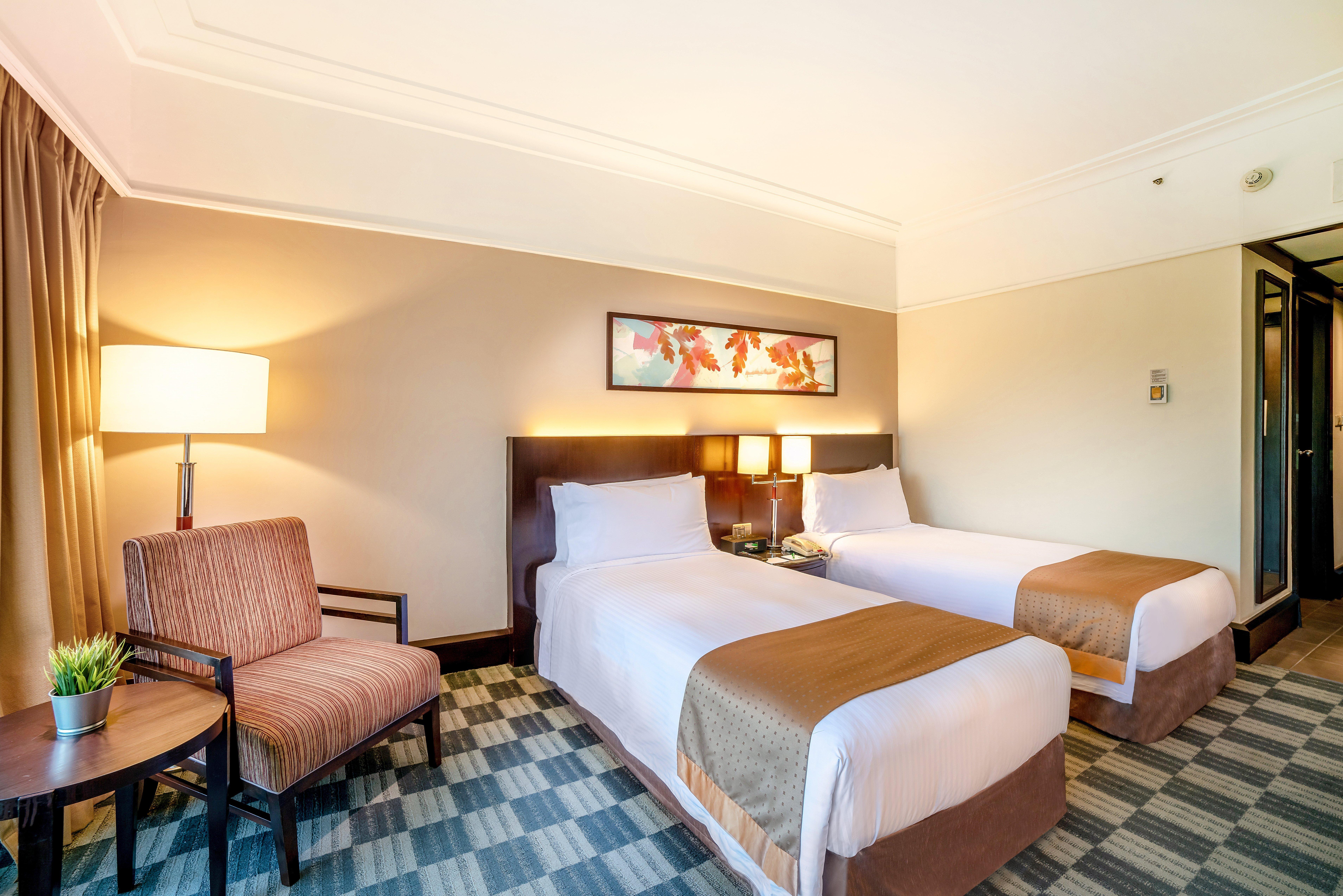 Glenmarie Hotel And Golf Resort Shah Alam Exterior photo Deluxe Room
