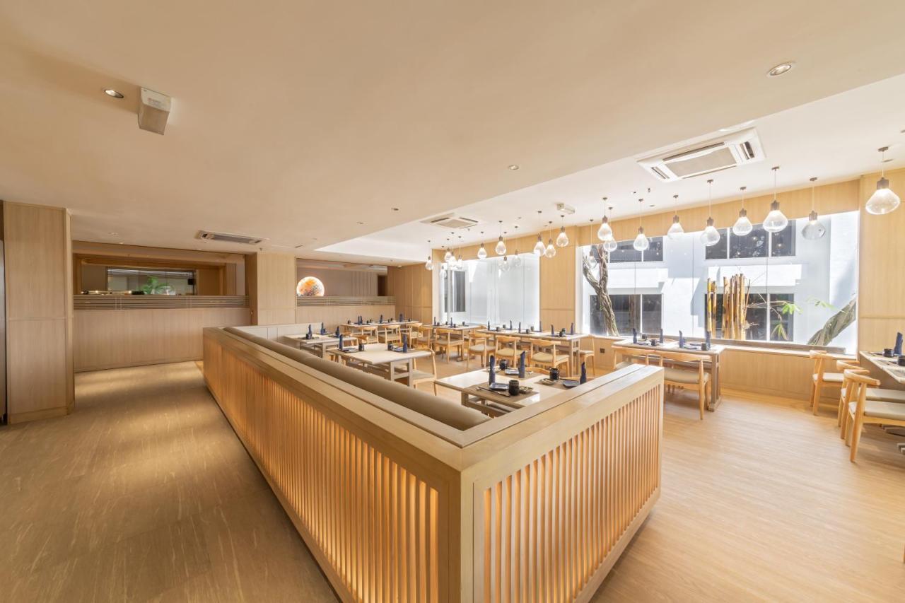 Glenmarie Hotel And Golf Resort Shah Alam Exterior photo Restaurant in Tokyo