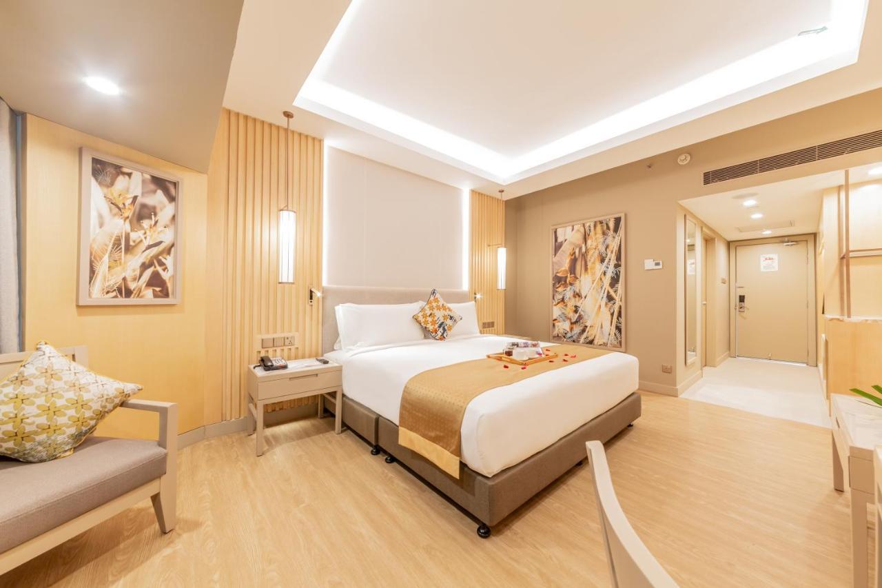 Glenmarie Hotel And Golf Resort Shah Alam Exterior photo Deluxe Room