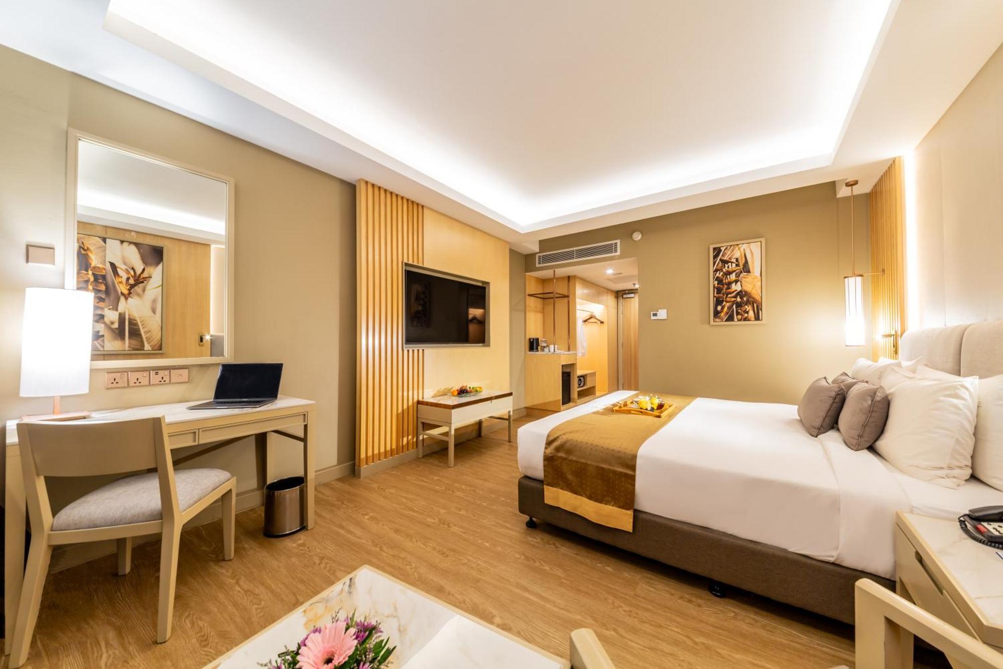 Glenmarie Hotel And Golf Resort Shah Alam Exterior photo Deluxe Room