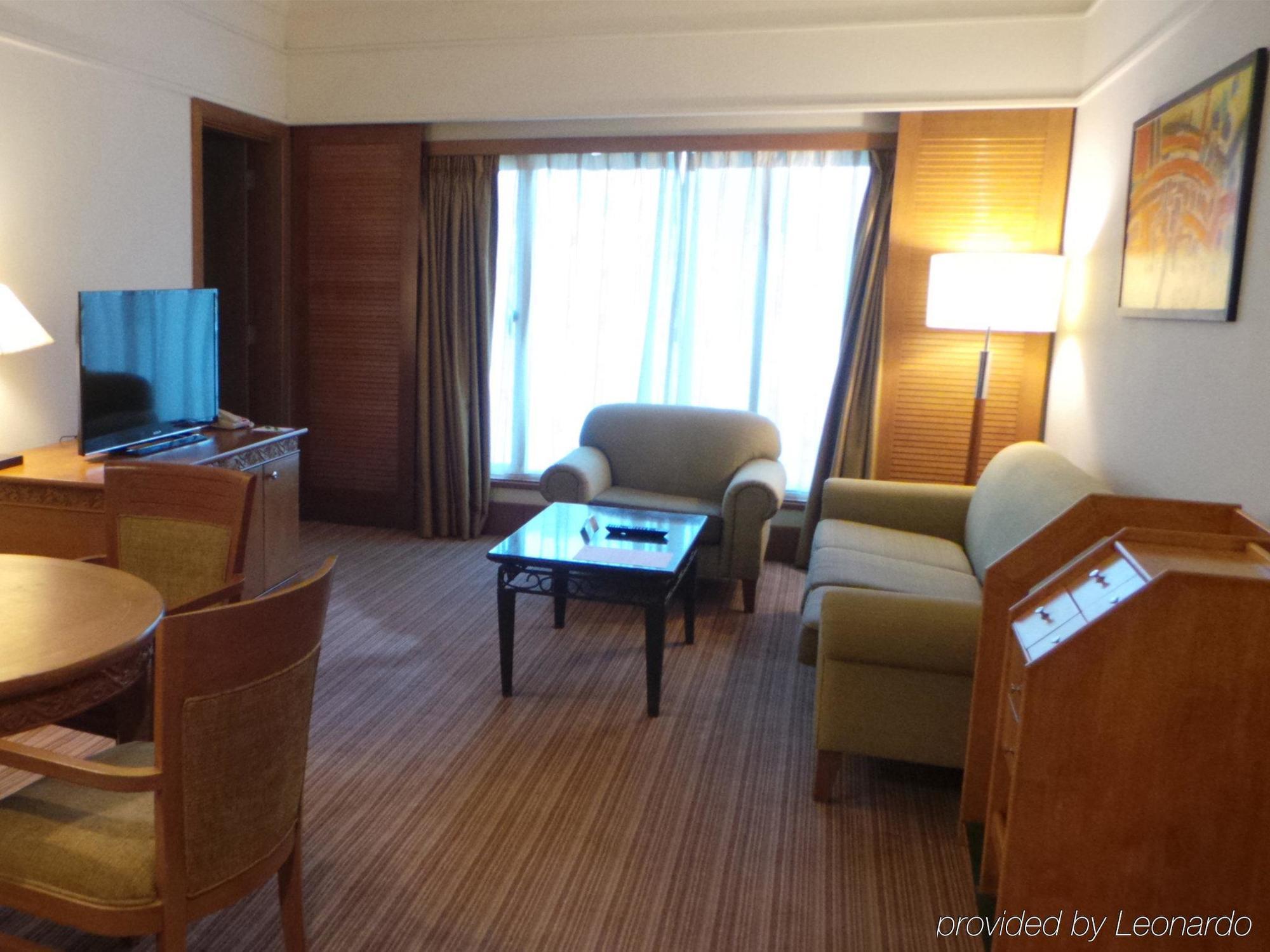 Glenmarie Hotel And Golf Resort Shah Alam Exterior photo Living room of a suite
