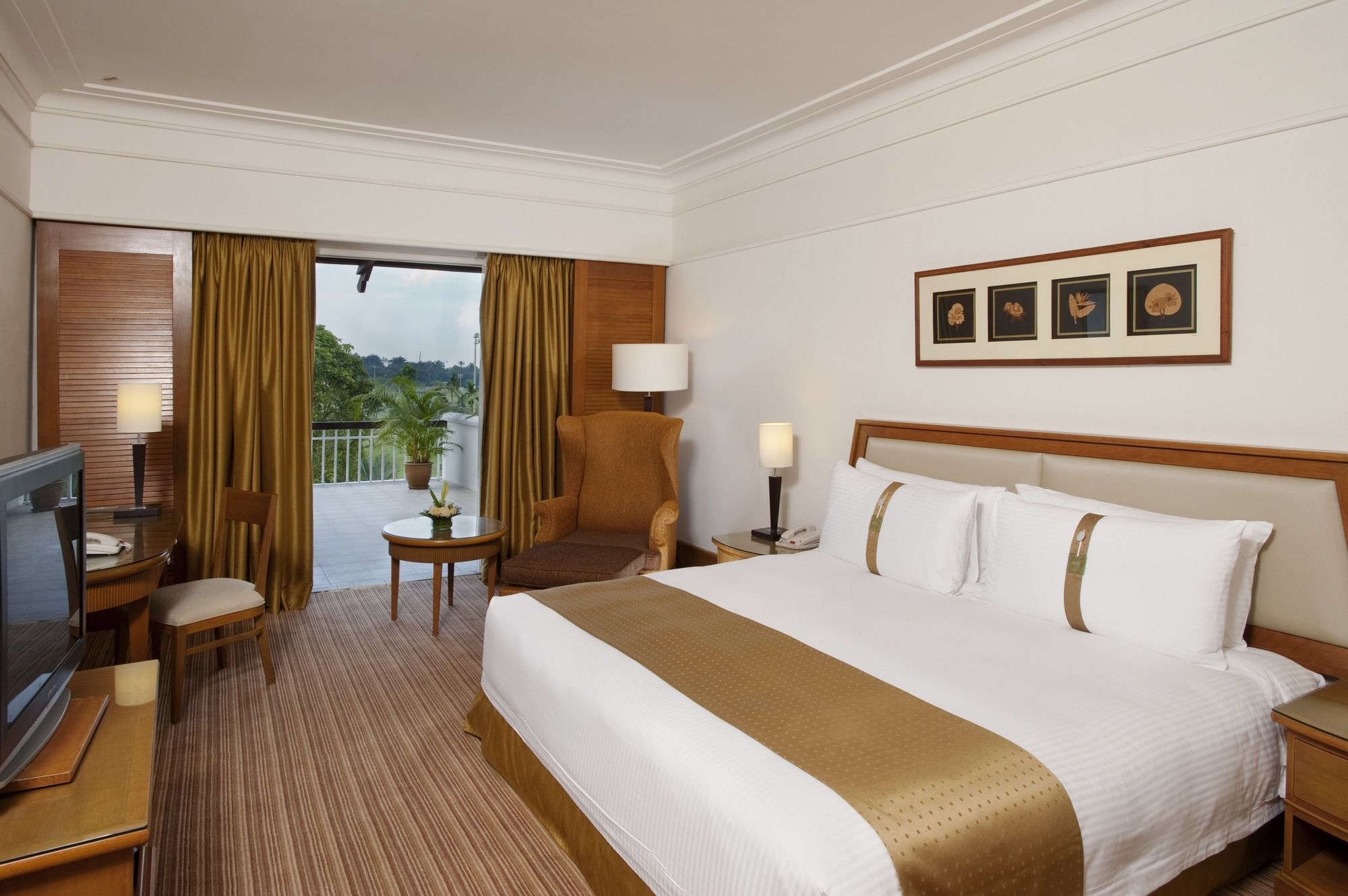 Glenmarie Hotel And Golf Resort Shah Alam Exterior photo A room at the InterContinental Chennai