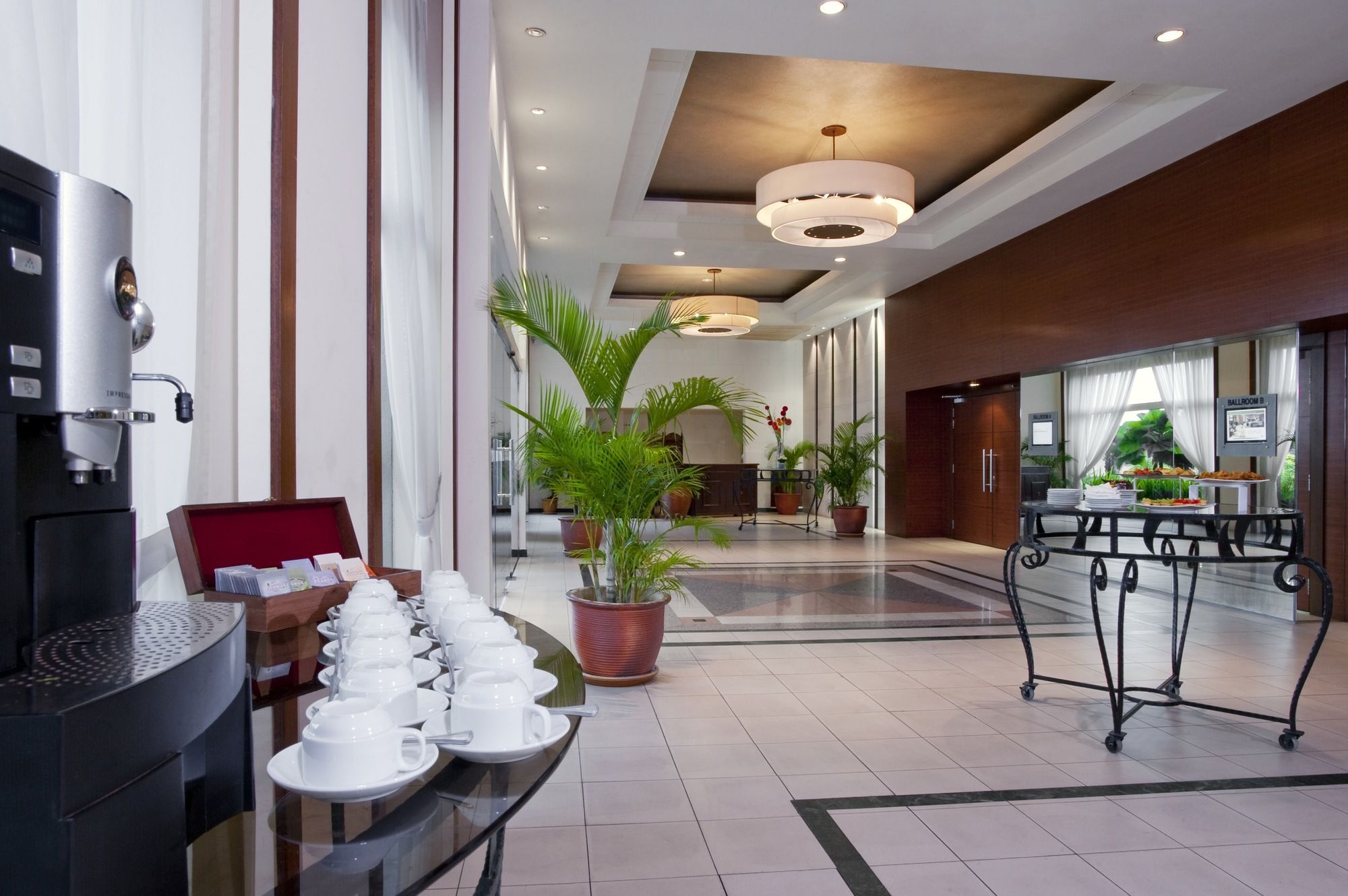 Glenmarie Hotel And Golf Resort Shah Alam Exterior photo The lobby of the hotel
